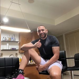 Meet your Posher, Claudio